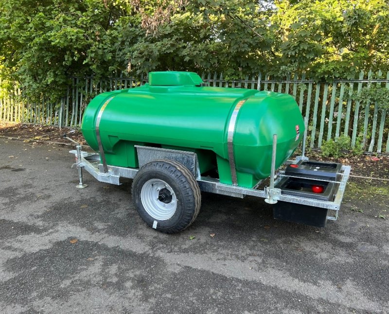 2000L Site Tow Animal Watering Bowser with Trough